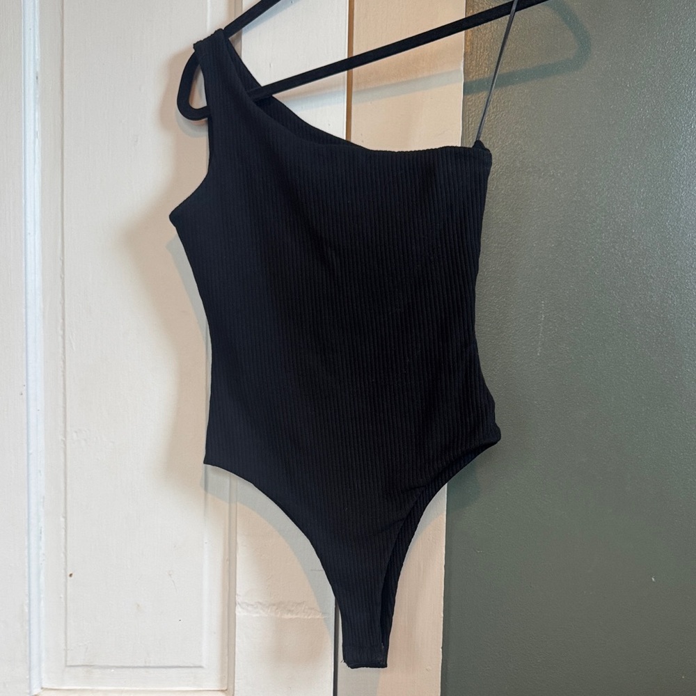 Black One-Shoulder Women's BodySuit